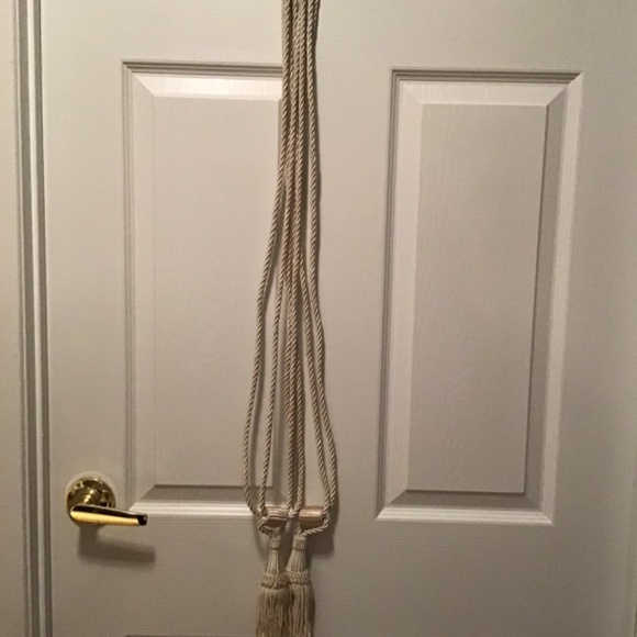 Curtain tie backs - Picture 2 of 2